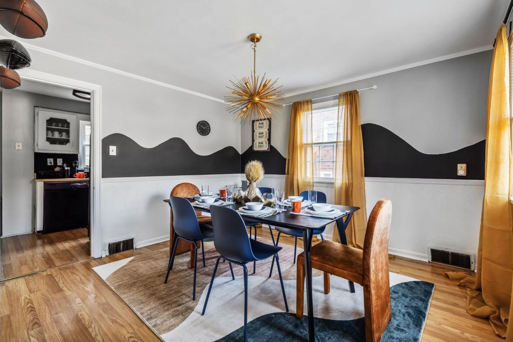 Сasa de vacaciones Eclectic 4bed With Bbq-firepit-games-secretgarden & 7 Mile To Downtown